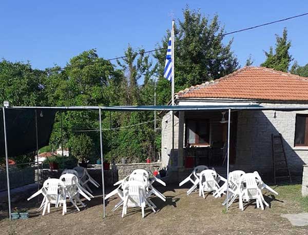 Μετά από 33 χρόνια, η Δάφνη Βόΐου απέκτησε καφενείο
