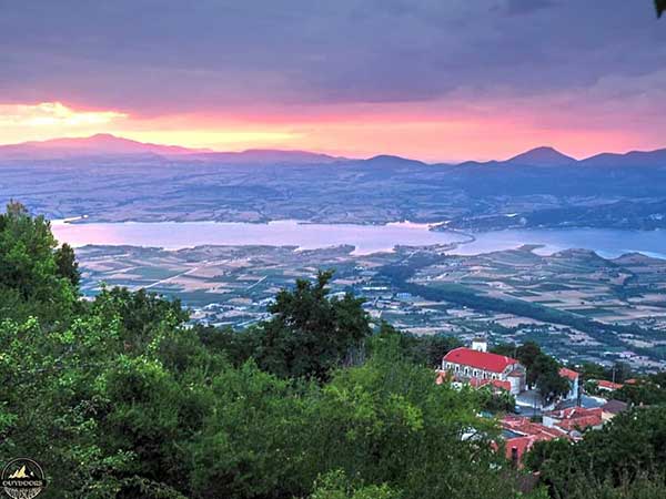 Παλιά Καστανιά Σερβίων με θέα την λίμνη Πολυφύτου!!!