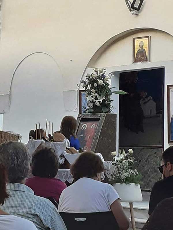 Φωτογραφίες από τον εσπερινό της Αγίας Ειρήνης Χρυσοβαλάντου Βαθυλάκκου