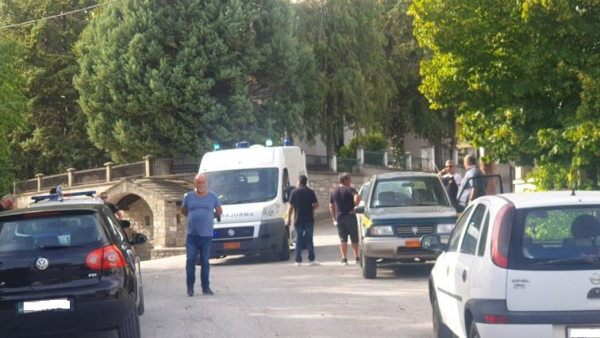 Ανεξέλεγκτη η πυρκαγιά στη περιοχή των Βεντζίων – Ασθενοφόρα του ΕΚΑΒ μεταφέρουν συνάνθρωπους μας με αναπνευστικά προβλήματα