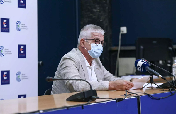 Κορονοϊός: Τι έρχεται το φθινόπωρο; Η «νόσος των νέων» και τα καμπανάκια Γώγου