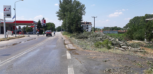 Σε κυκλοφορία και πάλι ο δρόμος Μανιάκοι-Κολοκυνθού με παρέμβαση των Μηχανημάτων του Αμαξοστασίου της Π.Ε. Καστοριάς