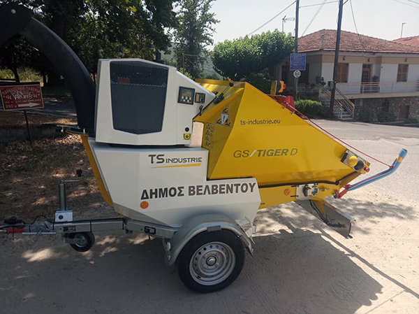 Μανώλης Στεργίου: Ήρθε και ο νέος κλεδοτεμαχιστής – Άλλο ένα μηχάνημα έργου από το πρόγραμμα Φιλόδημος ΙΙ