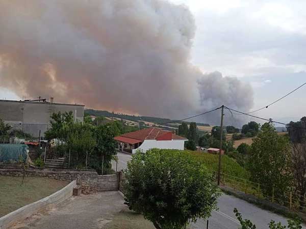 Η Σαρακήνα Γρεβενών που εκκενώθηκε προληπτικά λίγο πριν τη δύση του ηλίου