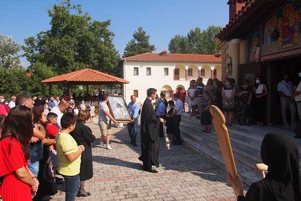 Δεκαπενταύγουστος 2021 στο μοναστήρι Ζιδανίου – Η λιτάνευση της Ι. Εικόνας της Παναγίας παρουσία εκατοντάδων πιστών