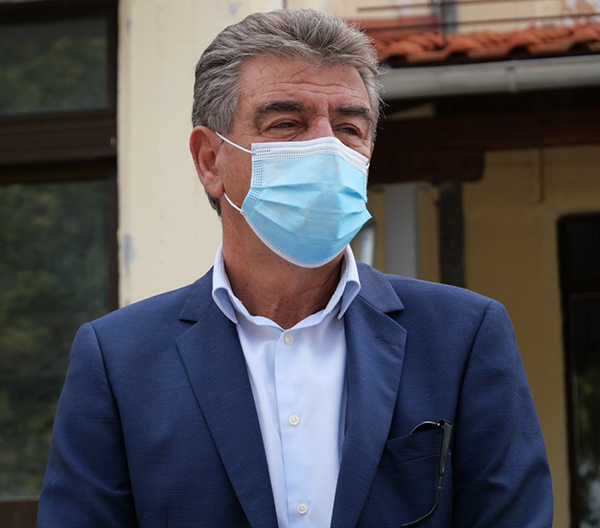 Στον αγιασμό του ΕΠΑΛ και του Ειδικού Σχολείου Γρεβενών o Γιώργος Δασταμάνης
