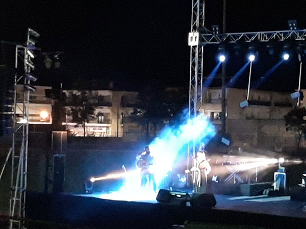 Η Ελεονώρα Ζουγανέλη στο δημοτικό στάδιο Κοζάνης – Μια βραδιά αφιερωμένη στο Μίκη