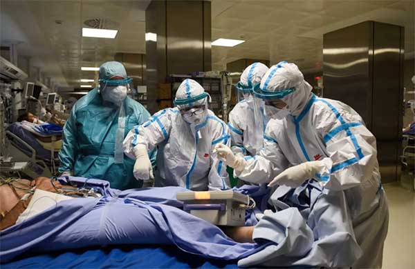 Σε αναστολή οι ανεμβολίαστοι υγειονομικοί – Τι προβλέπει ο νόμος για την υποχρεωτικότητα