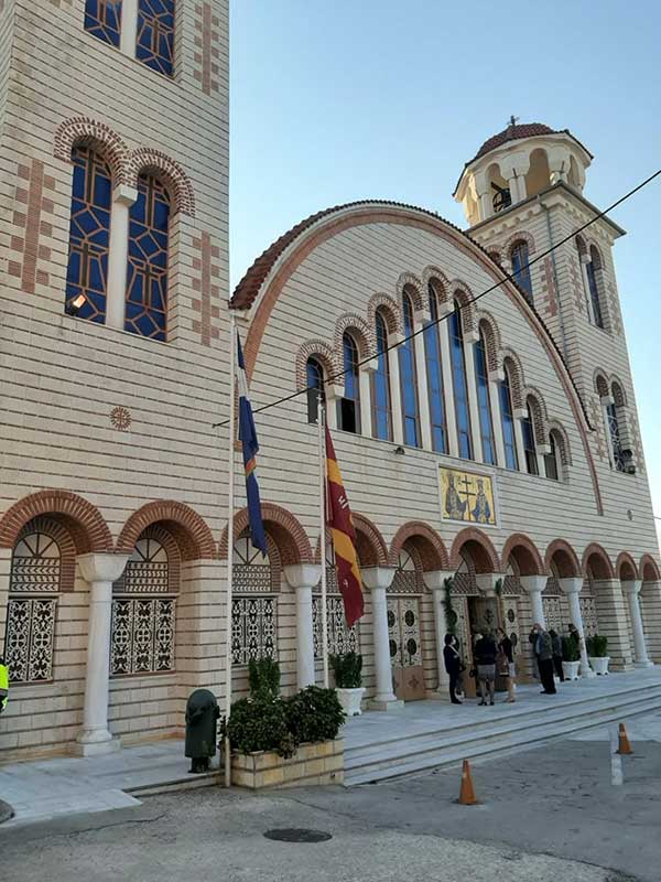 Τρεις Θείες Λειτουργίες στον Ιερό Ναό των Αγίων Κωνσταντίνου και Ελένης Κοζάνης