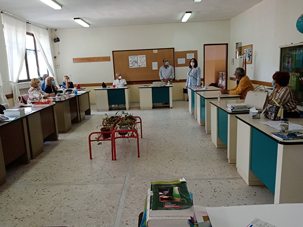 Καλλιόπη Βέττα: Μήνυμα για την έναρξη της σχολικής χρονιάς – Επίσκεψη σε σχολεία των Σερβίων