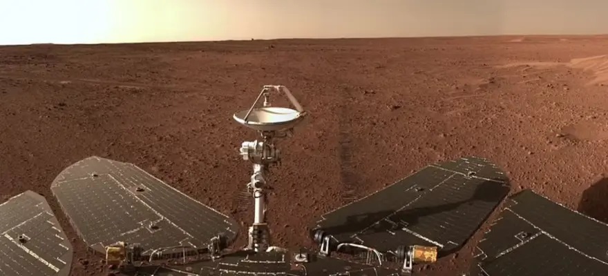Πλανήτης Άρης: Πανοραμική εικόνα από το κινεζικό rover – Δείτε φωτογραφίες
