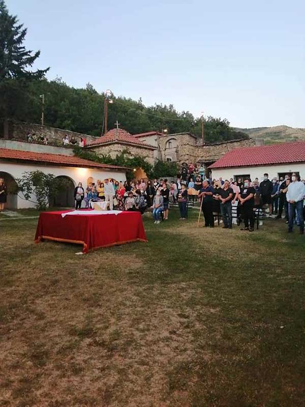 Πραγματοποιήθηκε η λειτουργία στην Ιερά Μονή Αγίου Αντωνίου Σιάπκας στην Καστανιά Σερβίων