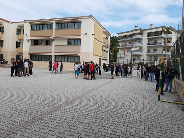 Αυξάνονται τα κρούσματα στα γυμνάσια και λύκεια της Π.Ε. Κοζάνης – Δεν μπαίνει σε καραντίνα κανένας μαθητής