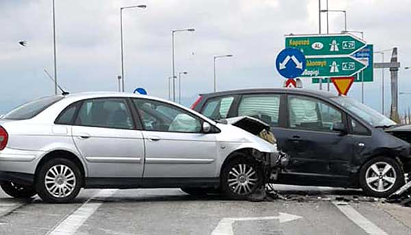 Σοβαρό τροχαίο ατύχημα στο Άργος Ορεστικό (Φωτογραφίες)