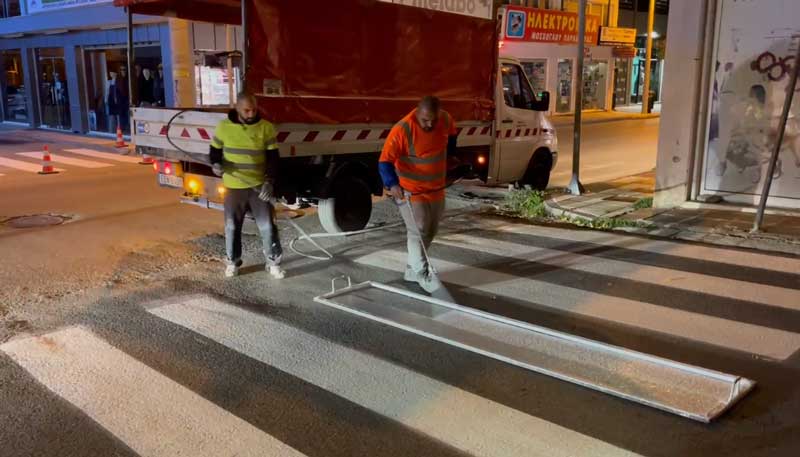 Κοζάνη: Εργασίες συντήρησης διαβάσεων πεζών σε κάθετους δρόμους της οδού Γκέρτσου