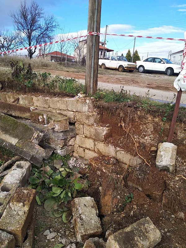 Τοιχίο αντιστήριξης στη Λευκοπηγή για την αποφυγή πτώσης του δρόμου
