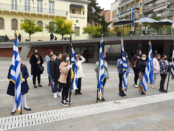 Εκδηλώσεις για την ημέρα ίδρυσης του Ο.Η.Ε. στην κεντρική πλατεία της Κοζάνης – Η ανάκρουση του Εθνικού Ύμνου
