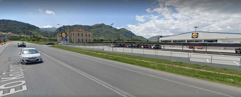 Τριγωνάκι στο LIDL Σερβίων για αποφυγή ατυχημάτων