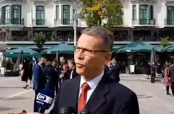 Ο Λάζαρος Μαλούτας για τα αγάλματα της πόλης: Δεν διακρινόμαστε για ειδωλολατρικές τάσεις – Δεν φταίνε τα αγάλματα που μπερδεύουν τα παιδιά τις επετείους,αλλά ότι βγαίνουν από τα σχολεία αγράμματα