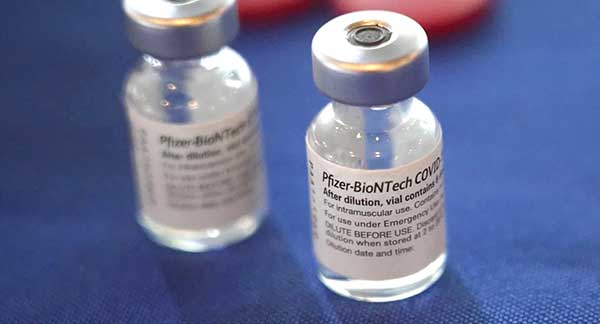 ΕMA: Πράσινο φως για τρίτη δόση με εμβόλιο Pfizer στους άνω των 18