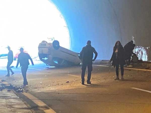 Τροχαίο στην Εγνατία: Τούμπαρε αυτοκίνητο στη σήραγγα της Καστανιάς