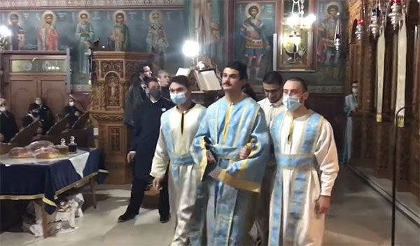 Χειροθεσία Αναγνώστη Κωνσταντίνου Μανάβη από τον μητροπολίτη Θεόκλητο στον ΙΝ Αγ. Σκέπης Πτολεμαΐδας