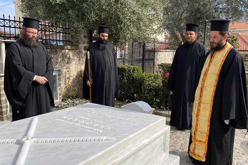 Τρισάγιο από τον Σιατίστης Αθανάσιο στον πνευματικό του πατέρα