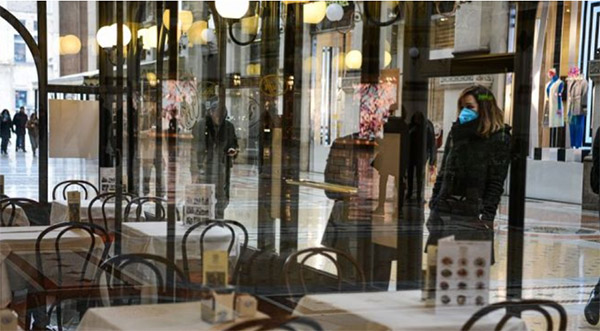 Εισήγηση – βόμβα για την εστίαση: Τι μπορεί να συμβεί με τους εξωτερικούς χώρους και τους ανεμβολίαστους