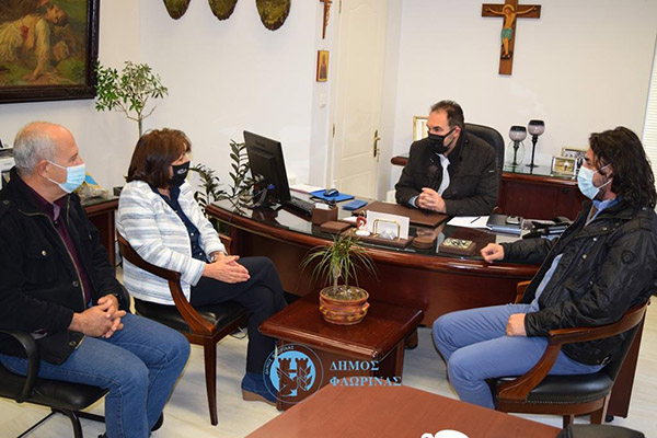 Με την επικεφαλής και συμβούλους του συνδυασμού «Ελπίδα για τη Δυτική Μακεδονία» συναντήθηκε ο Δήμαρχος Φλώρινας
