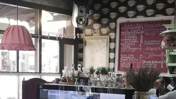 Ένα καφενείο στη Φλώρινα που “δέχεται” μόνο γυναίκες