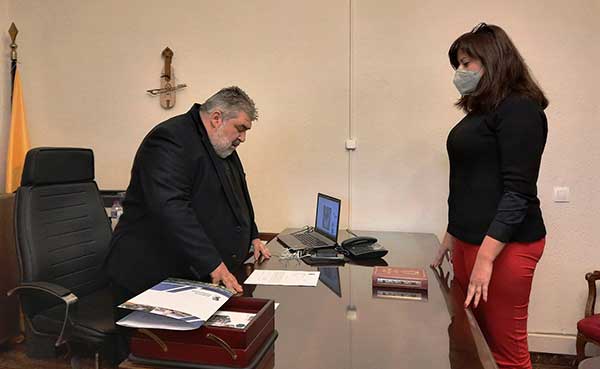 Ορκωμοσία νέας συμβούλου στην Κοινότητα Εμπορίου