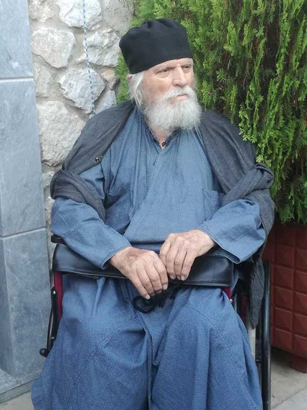 Εκοιμήθη ο Ερατυρεύς π. Αυγουστίνος πνευματικός της Ιεράς Μονής Αγίου Σάββα Καλύμνου