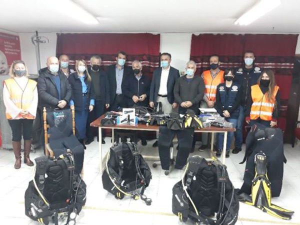 Παραχώρηση 4 στολών αυτοδυτών από την ΠΕ Καστοριάς προς το Εθελοντικό Τμήμα Αντιμετώπισης Καταστροφών Καστοριάς