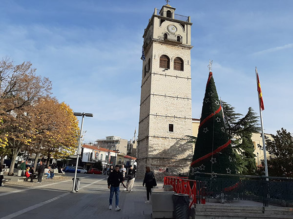 Πώς ετοιμάζεται η αγορά της Κοζάνης να γιορτάσει την Παρασκευή πριν το τριήμερο