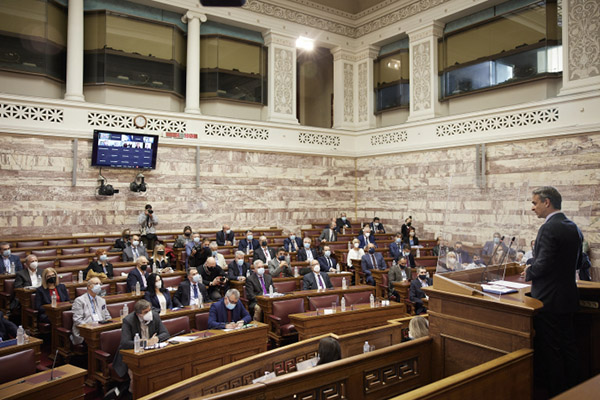 Κυριάκος Μητσοτάκης: Θα ζητήσω λοιπόν και πάλι απ’ όσους ακόμα το σκέφτονται να εμβολιαστούν