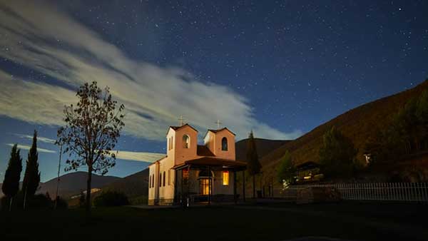Timelapse Night Sky Ιερός Ναός Αγίου Παντελεήμονα Κοιλάδα Κοζάνης
