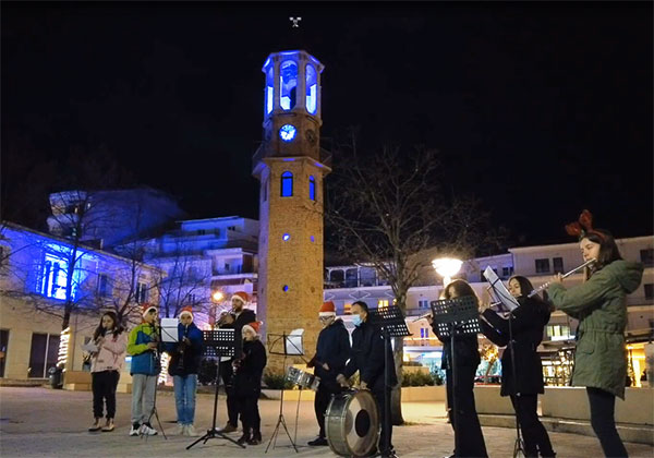 Δήμος Γρεβενών: Τα κάλαντα από τον Σύλλογο Φίλων Φιλαρμονικής Γρεβενών «Ο Ορφεύς» (Βίντεο)