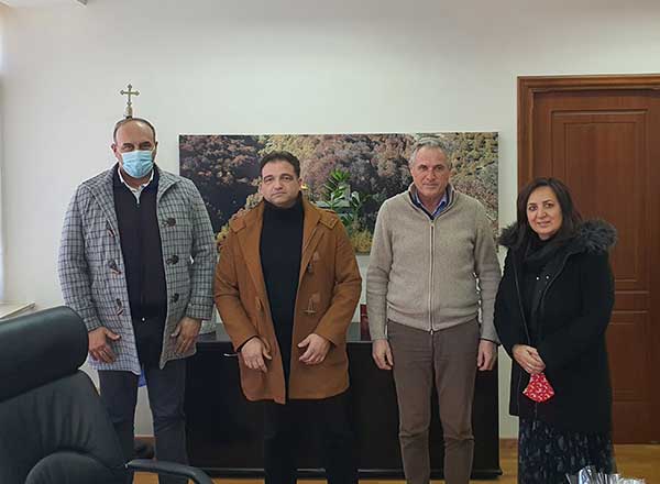 Συνάντηση εργασίας μεταξύ του Αντιπεριφερειάρχη Οικονομικών Μ. Μακρυγιάννη με αντιπροσωπεία εκπροσώπων του Δήμου Σερβίων