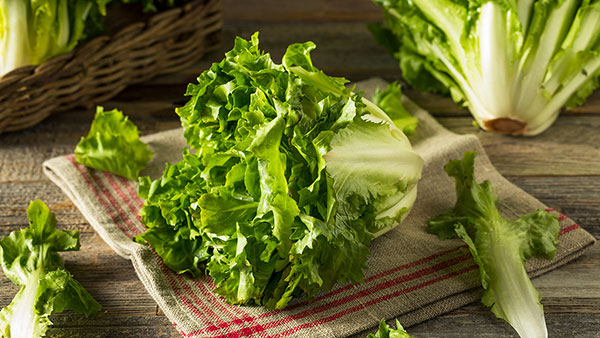 Η πράσινη σαλάτα που νικάει την φλεγμονή και μειώνει τη χοληστερόλη