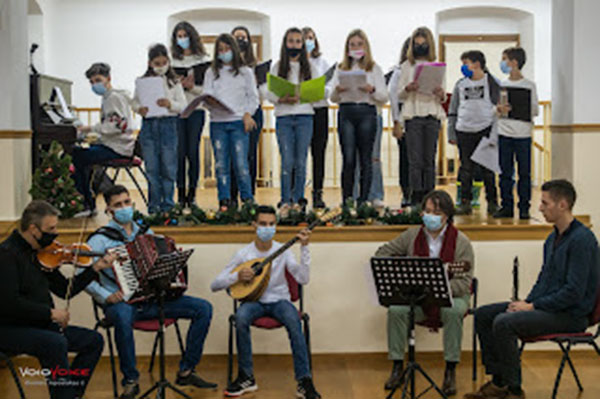 Χριστουγεννιάτικη μουσική εκδήλωση χορωδίας Δημοτικού Ωδείου Σιάτιστας
