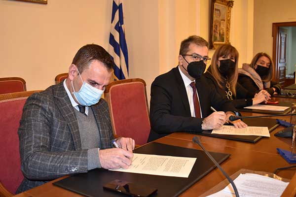 Υπογραφή μνημονίου συνεργασίας μεταξύ δήμου Καστοριάς και Πανεπιστημίου Δυτικής Μακεδονίας