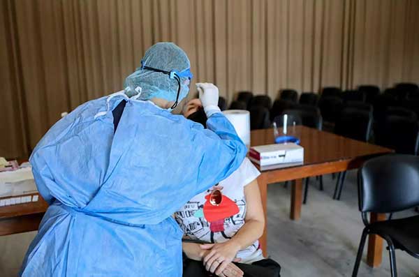 Επιτροπή ειδικών: Μόνο με μοριακό τεστ το πιστοποιητικό νόσησης για τους ανεμβολίαστους