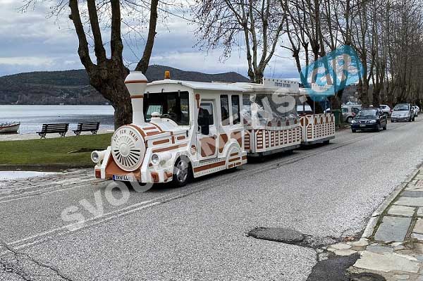 Ξεκίνησε βόλτες το τρενάκι του Δήμου Καστοριάς (ΦΩΤΟ & ΒΙΝΤΕΟ)