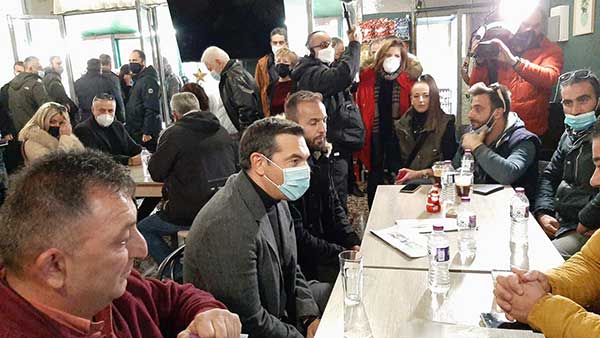 Οι περήφανοι κτηνοτρόφοι συνομιλούν με τον Αλέξη Τσίπρα