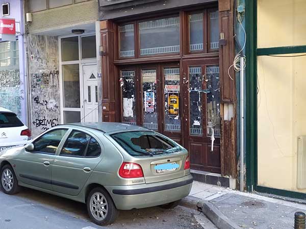 Αναστάτωση στην Ολυμπίου Γεωργάκη -Από τύχη δεν θρηνήσαμε θύμα, έσπασε τζάμι αυτοκινήτου
