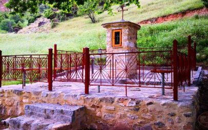 Το εκκλησάκι του Άι-Θανάση στα Σέρβια