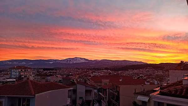 Ηλιοβασίλεμα στην Κοζάνη (Της Στέλλας Δέσσου)