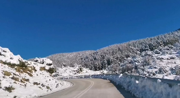 Χιονισμένη διαδρομή  Βελβεντό προς Καταφύγι στα Πιέρια Όρη (Βίντεο)