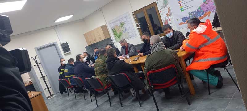 Φλώρινα: Μέχρι τις πρωινές ώρες στους δρόμους και στα οχήματά τους οι κάτοικοι