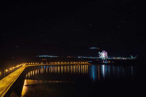 Η φωτογραφία της ημέρας: Αλλαγή του έτους στην Υψηλή Γέφυρα Σερβίων